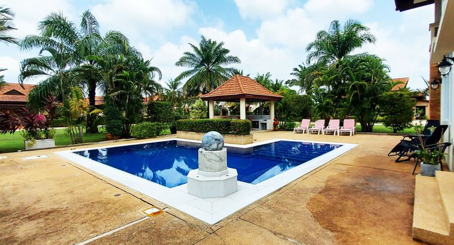 For sale 4 bed villa in Klaeng, Rayong