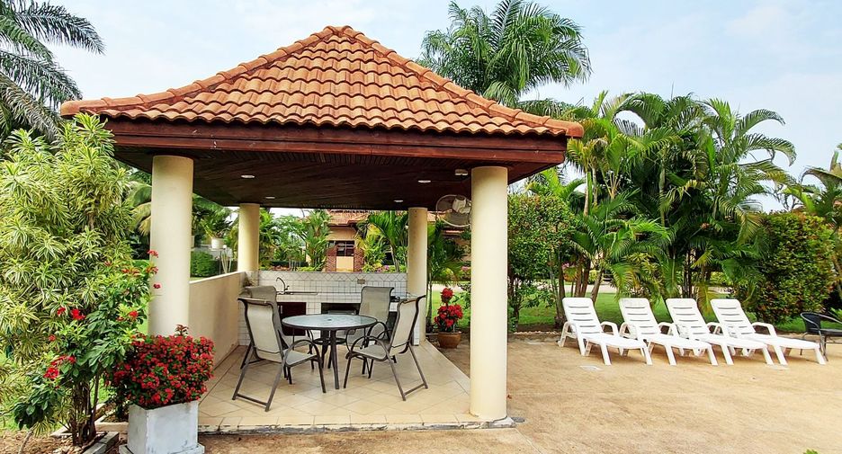 For sale 4 bed villa in Klaeng, Rayong