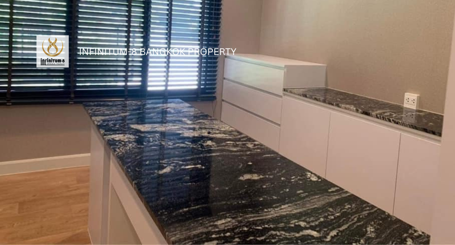 Casa en alquiler de 4 habitaciones en Bang Phli, Samut Prakan