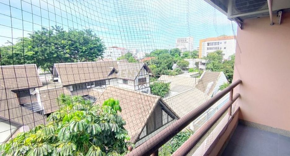 For rent studio condo in Phaya Thai, Bangkok