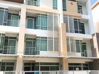 For rent 5 bed townhouse in Jomtien, Pattaya