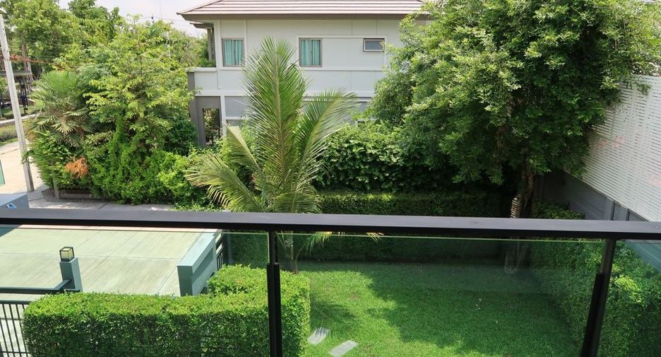 For sale 4 bedrooms house in Saphan Sung, Bangkok