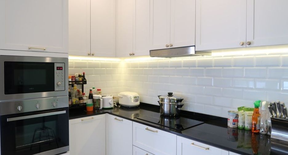 For sale 4 bedrooms house in Saphan Sung, Bangkok