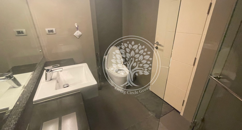 For rent そして for sale 2 ベッドルーム condo in Khlong Toei, Bangkok