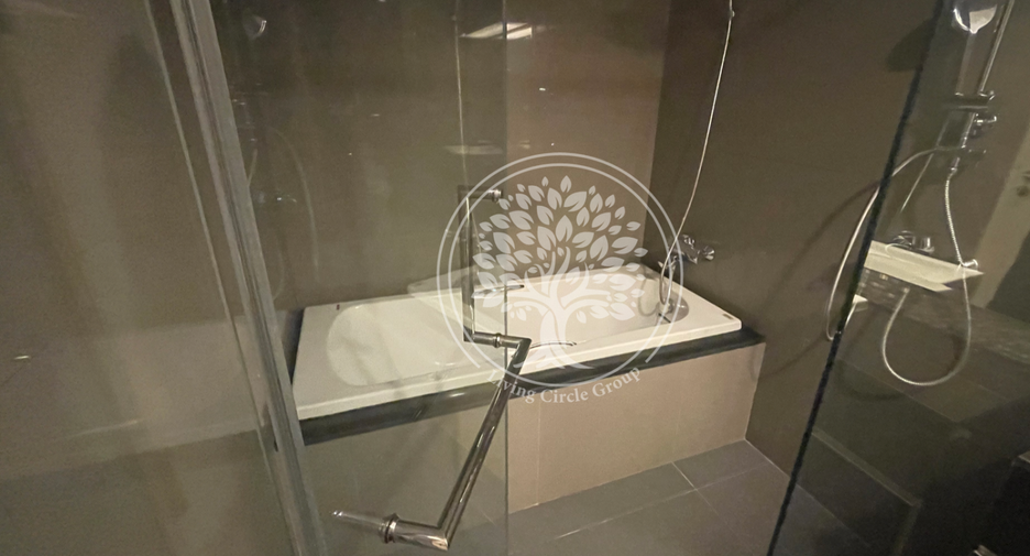 For rent そして for sale 2 ベッドルーム condo in Khlong Toei, Bangkok