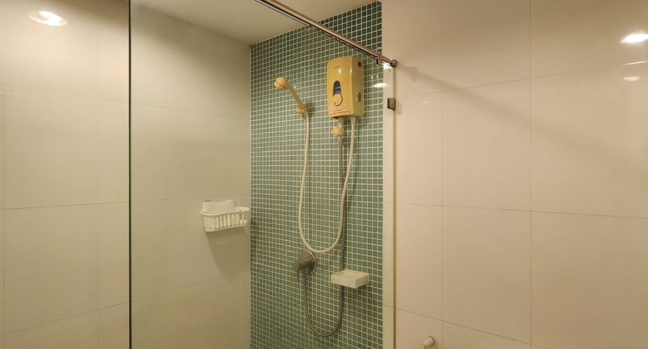Продажа 1 кровать кондо в Сатхон, Бангкок
