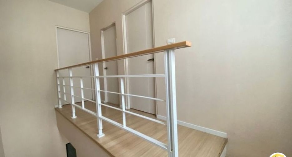 Reihenhaus zum Kauf mit 3 Zimmer in Phasi Charoen, Bangkok