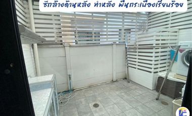 À vendre 3 chambres maison de ville à Phasi Charoen, Bangkok