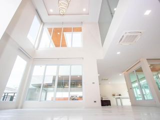 Haus zur Miete und zum Kauf mit 5 Zimmer in Mueang Chiang Mai, Chiang Mai