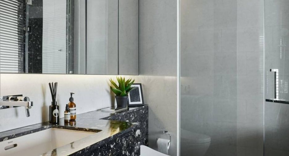 For rent 2 bedrooms condo in Khlong Toei, Bangkok