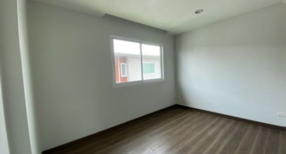 Reihenhaus zum Kauf mit 3 Zimmer in Mueang Rayong, Rayong