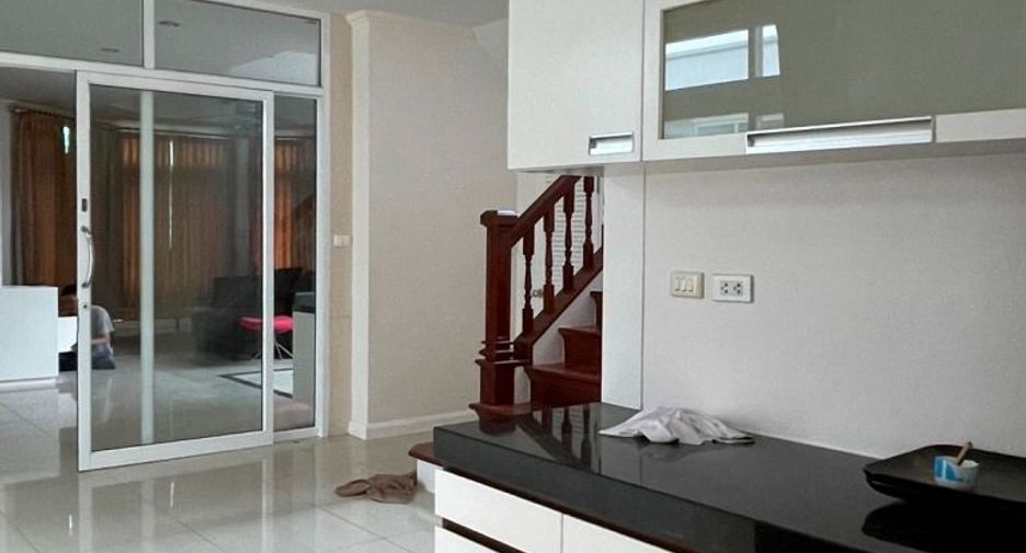 Haus zur Miete mit 3 Zimmer in Bueng Kum, Bangkok