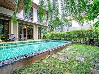 For rent and for sale 5 bedrooms house in Watthana, Bangkok