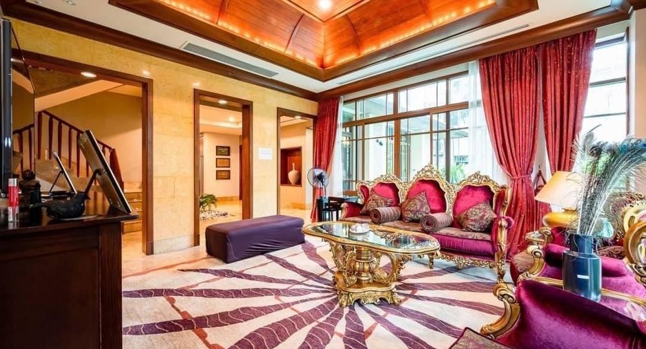 For rent and for sale 5 bedrooms house in Watthana, Bangkok