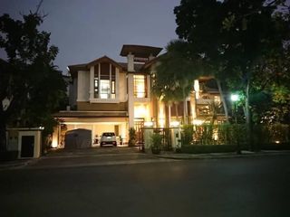For rent and for sale 5 bedrooms house in Watthana, Bangkok