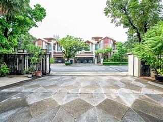 For rent and for sale 5 bedrooms house in Watthana, Bangkok