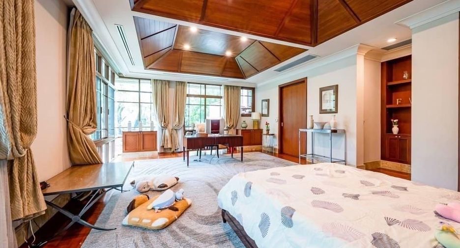 For rent and for sale 5 bedrooms house in Watthana, Bangkok