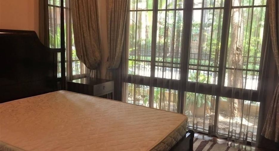 For rent and for sale 5 bedrooms house in Watthana, Bangkok
