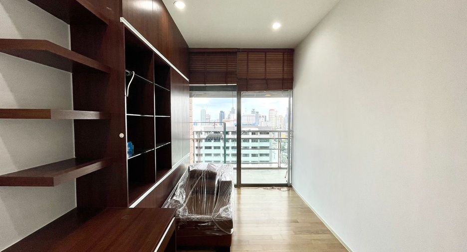 Condo en alquiler de 3 habitaciones en Khlong Toei, Bangkok