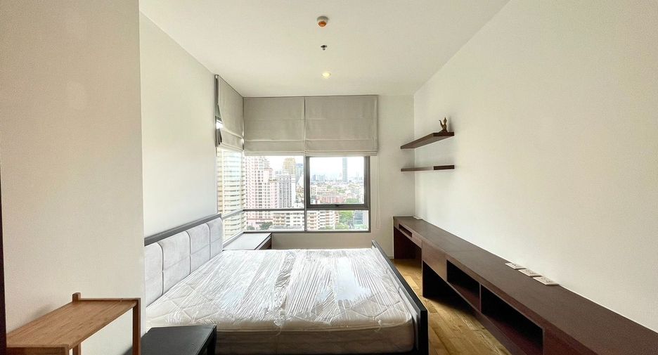 Condo en alquiler de 3 habitaciones en Khlong Toei, Bangkok