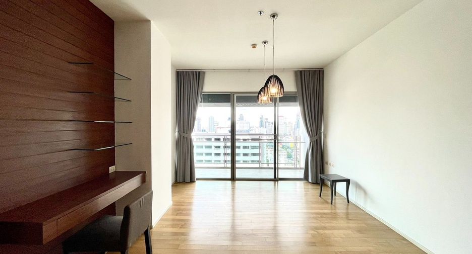 Condo en alquiler de 3 habitaciones en Khlong Toei, Bangkok