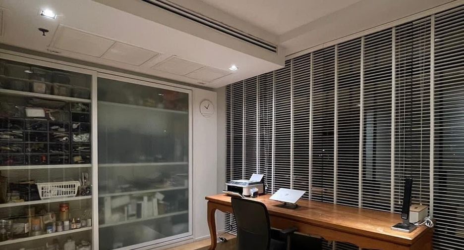 For sale 2 ベッドルーム condo in Watthana, Bangkok
