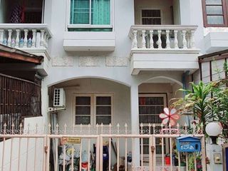 For sale 2 Beds townhouse in Phra Khanong, Bangkok