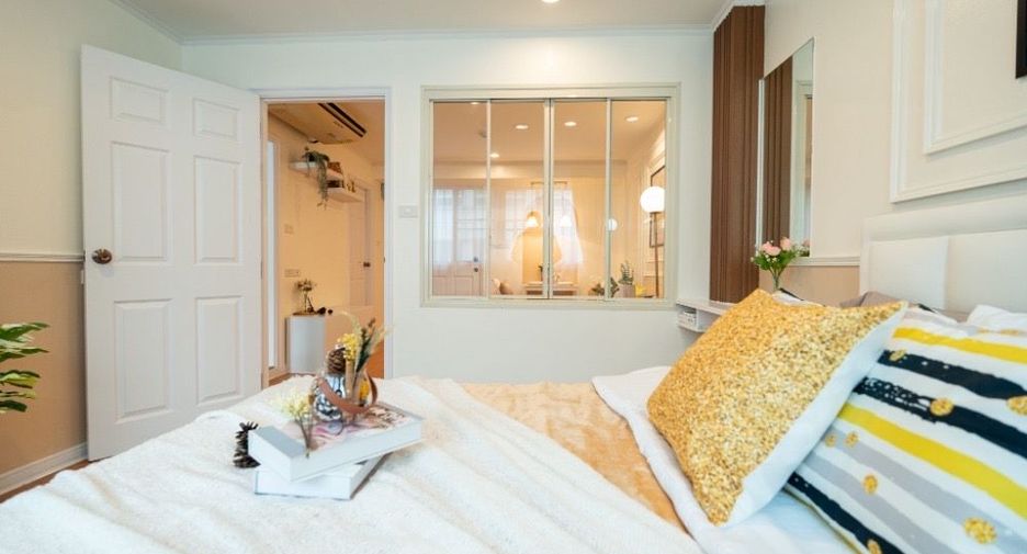 For sale 1 bed condo in Huai Khwang, Bangkok