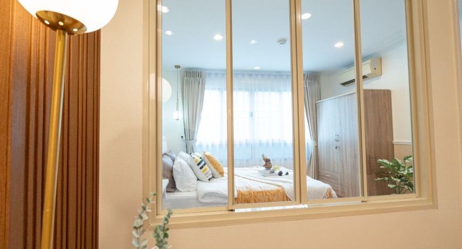 For sale 1 bed condo in Huai Khwang, Bangkok