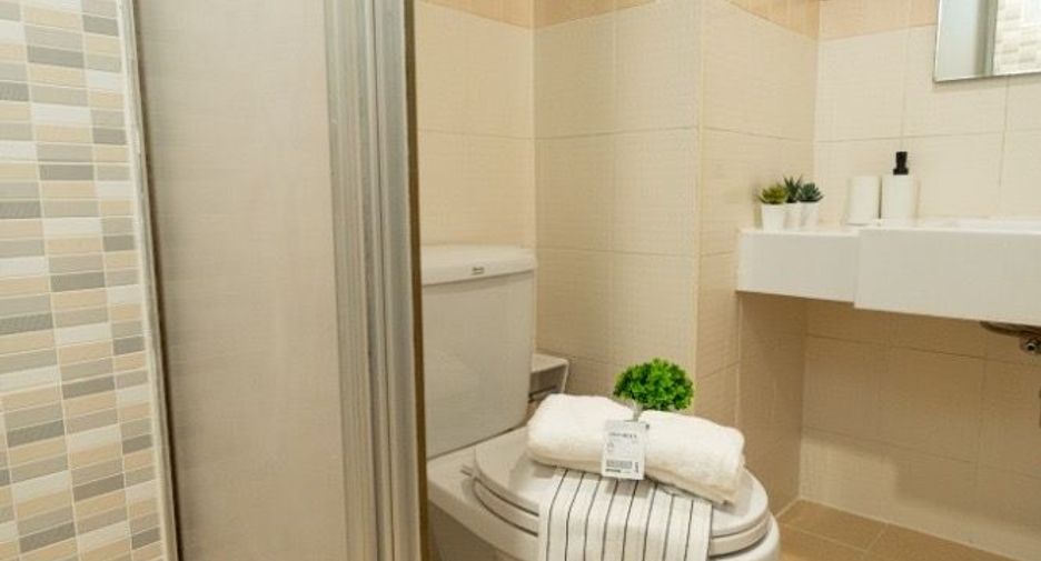 For sale 1 bed condo in Huai Khwang, Bangkok