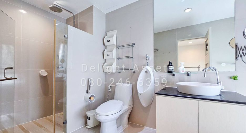 For rent 2 bedrooms condo in Phaya Thai, Bangkok