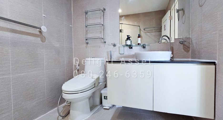 For rent 2 bedrooms condo in Phaya Thai, Bangkok