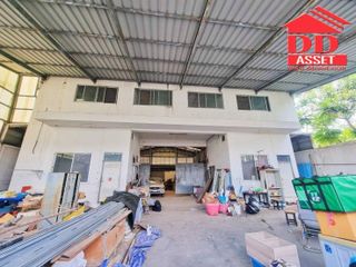For rent and for sale 4 bed warehouse in Phra Khanong, Bangkok