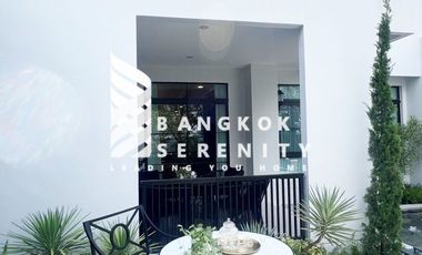 For sale 5 bed house in Saphan Sung, Bangkok