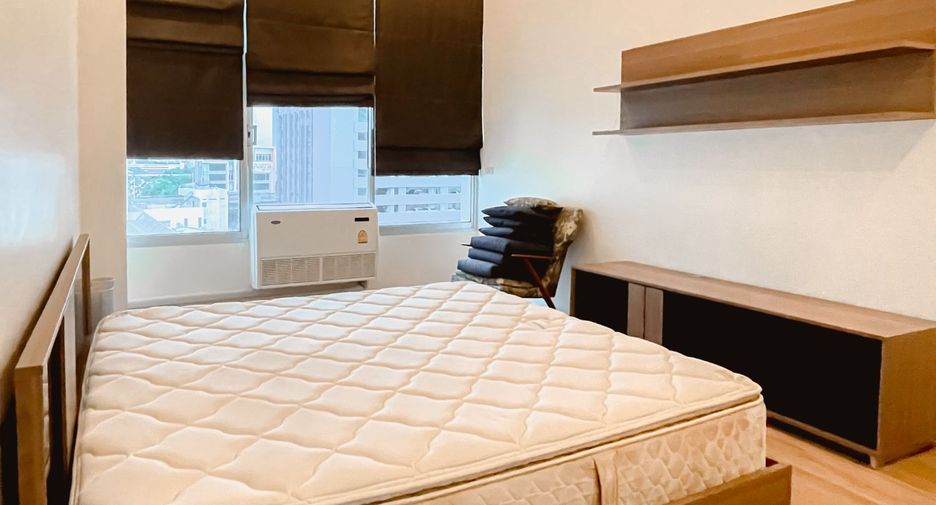 For rent 3 bedrooms condo in Phaya Thai, Bangkok