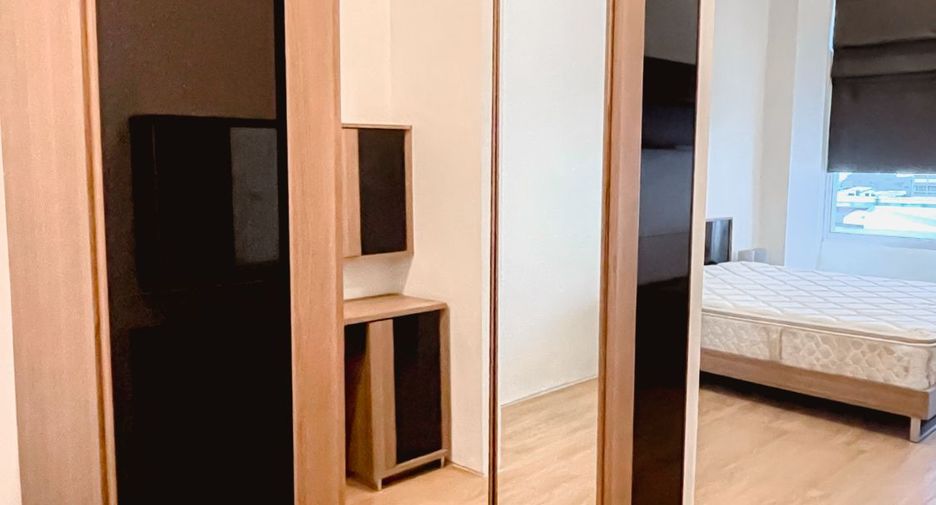 For rent 3 bedrooms condo in Phaya Thai, Bangkok