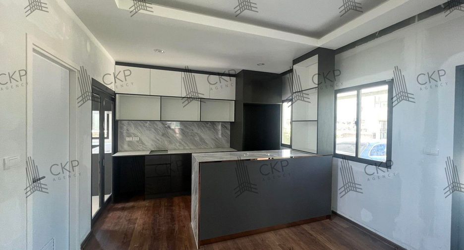 For sale 4 bedrooms house in Prawet, Bangkok