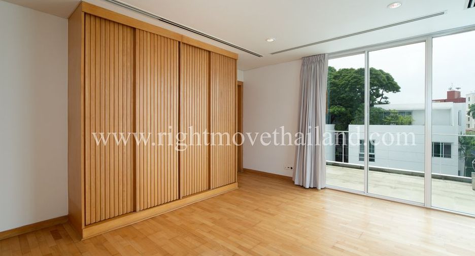 For rent 4 ベッドルーム house in Yan Nawa, Bangkok
