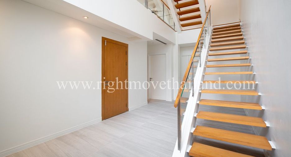 For rent 4 ベッドルーム house in Yan Nawa, Bangkok