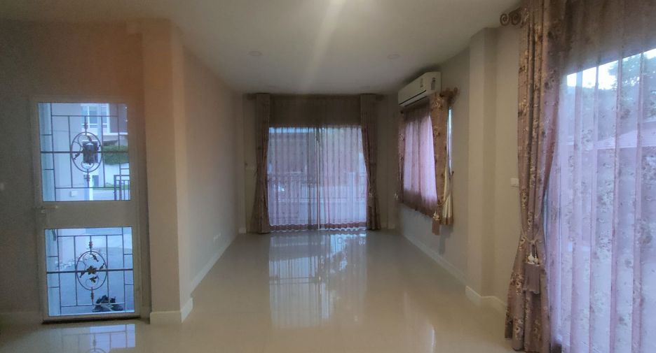 出售 4 卧室 独立屋 在 Lat Krabang, 曼谷