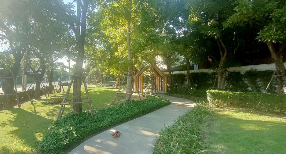 出售 4 卧室 独立屋 在 Lat Krabang, 曼谷