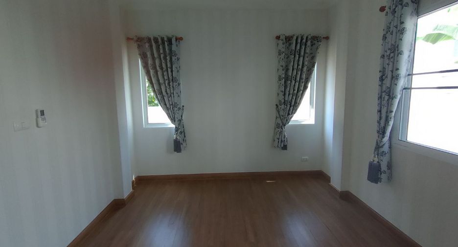 出售 4 卧室 独立屋 在 Lat Krabang, 曼谷