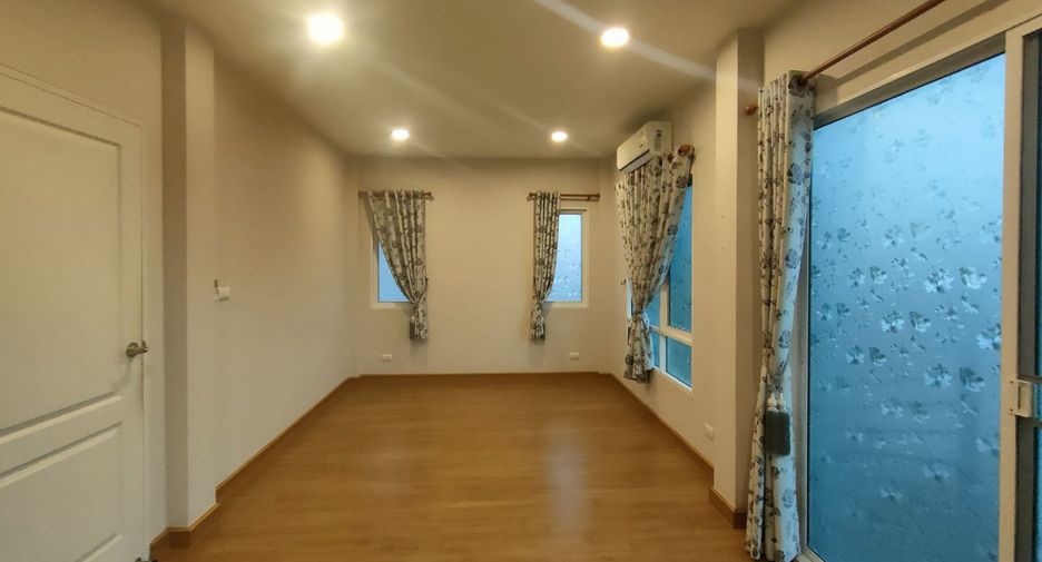 出售 4 卧室 独立屋 在 Lat Krabang, 曼谷