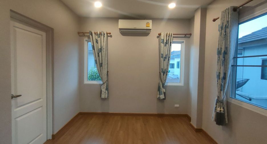 出售 4 卧室 独立屋 在 Lat Krabang, 曼谷