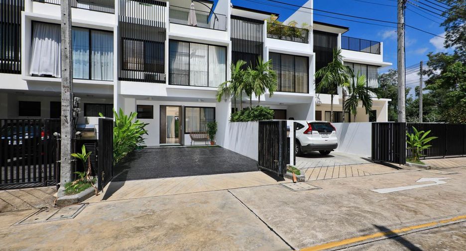 For sale 3 bed townhouse in Thalang, Phuket