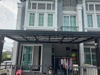 Reihenhaus zur Miete und zum Kauf mit 4 Zimmer in Bang Kapi, Bangkok