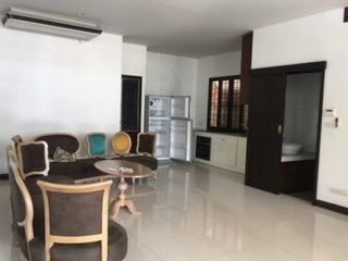 Reihenhaus zur Miete mit 4 Zimmer in Watthana, Bangkok