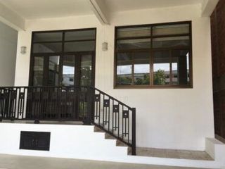 Reihenhaus zur Miete mit 4 Zimmer in Watthana, Bangkok