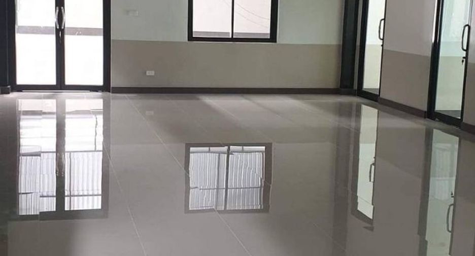 À louer et à vendre entrepôt à Bang Lamung, Chonburi
