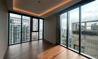 For rent 2 bed condo in Khlong Toei, Bangkok